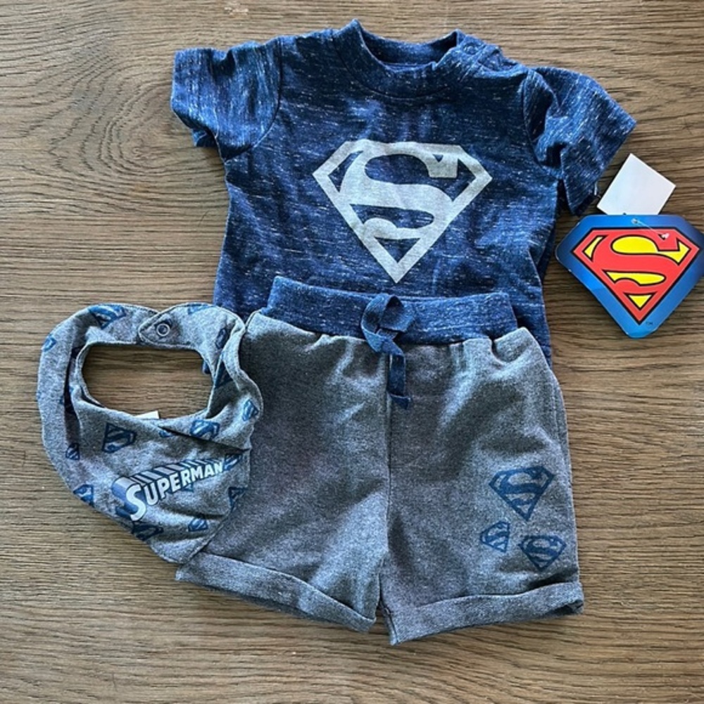 SUPERMAN Three Piece Outfit Newborn NEW Navy & Gray